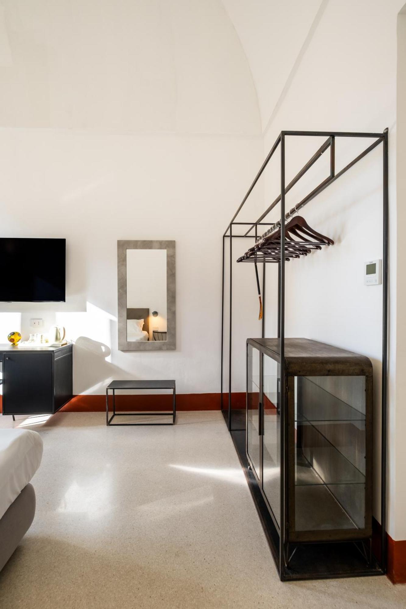 Dimora Del Vescovo Art Boutique Hotel Мінервіно-ді-Лечче Екстер'єр фото