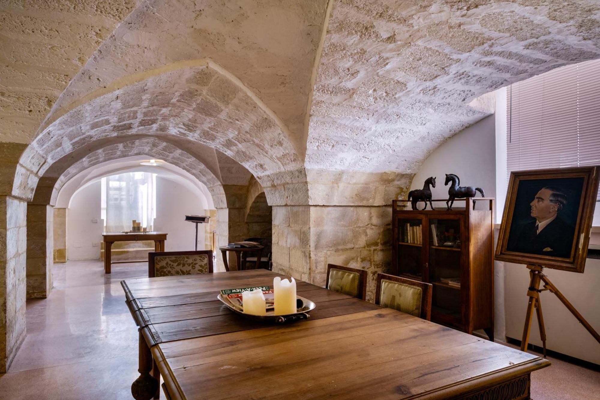 Dimora Del Vescovo Art Boutique Hotel Мінервіно-ді-Лечче Екстер'єр фото