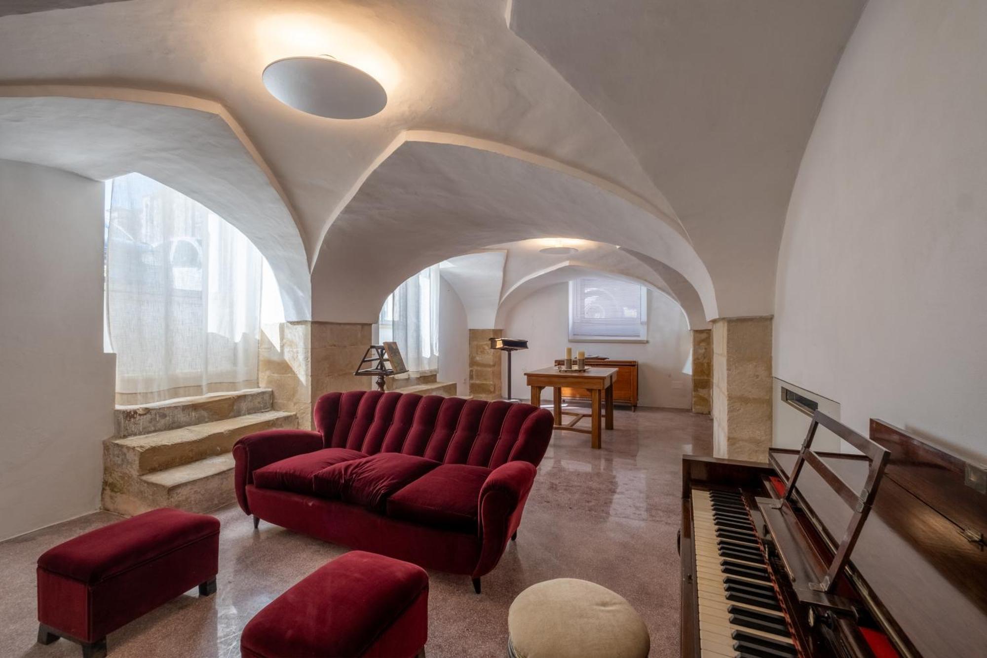 Dimora Del Vescovo Art Boutique Hotel Мінервіно-ді-Лечче Екстер'єр фото