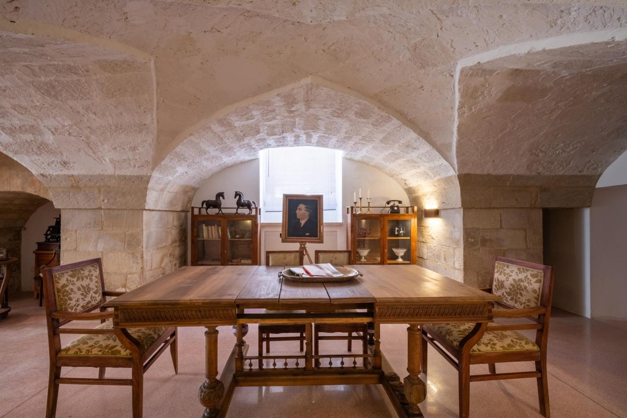 Dimora Del Vescovo Art Boutique Hotel Мінервіно-ді-Лечче Екстер'єр фото