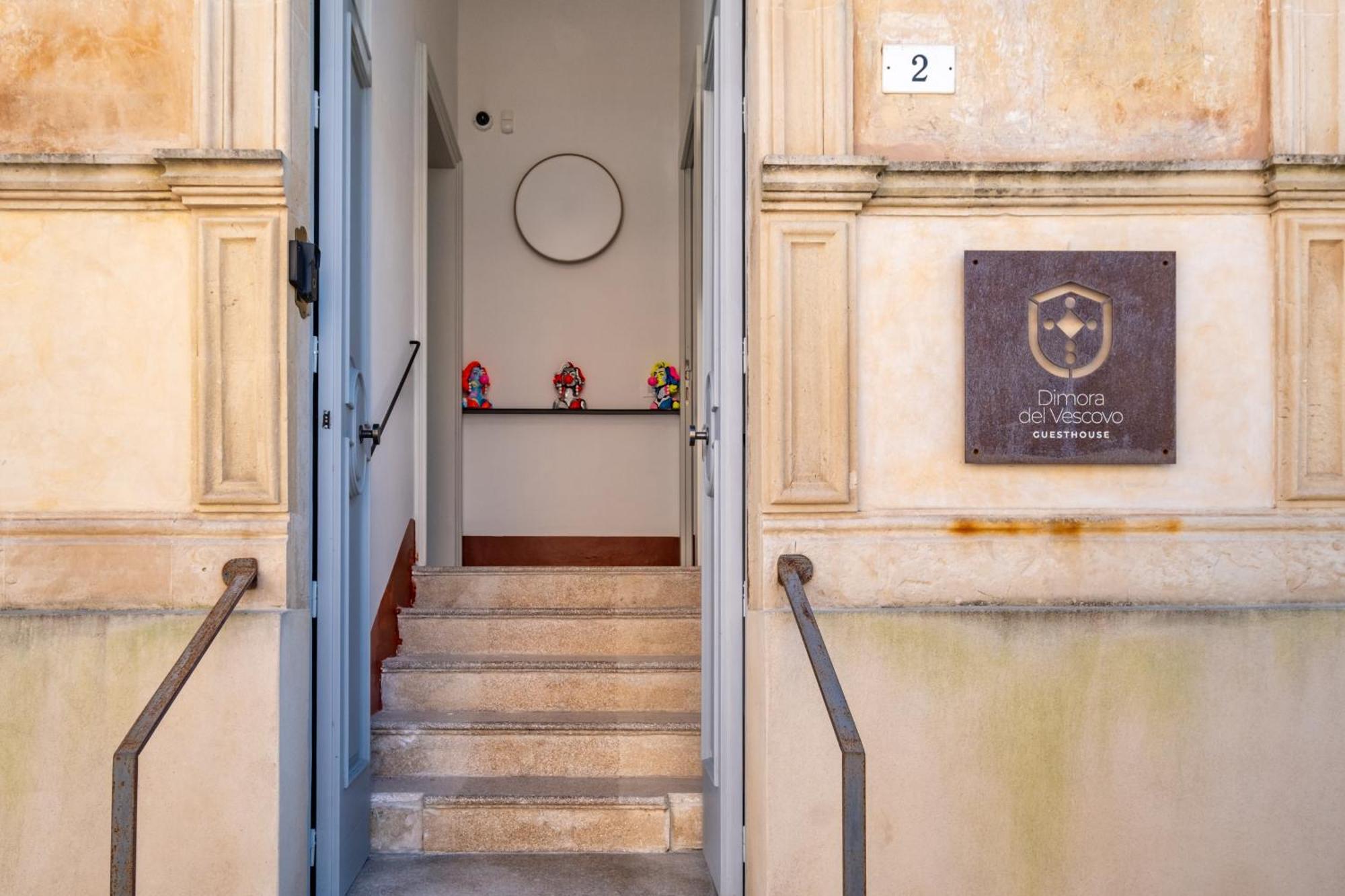 Dimora Del Vescovo Art Boutique Hotel Мінервіно-ді-Лечче Екстер'єр фото